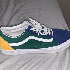 Yacht club vans